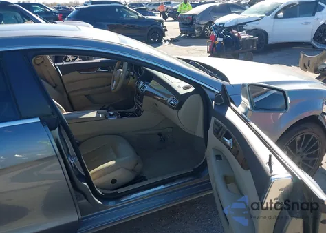 2012 Mercedes-Benz Cls 550 z USA, uszkodzony, nr VIN WDDLJ7DB7CA044855